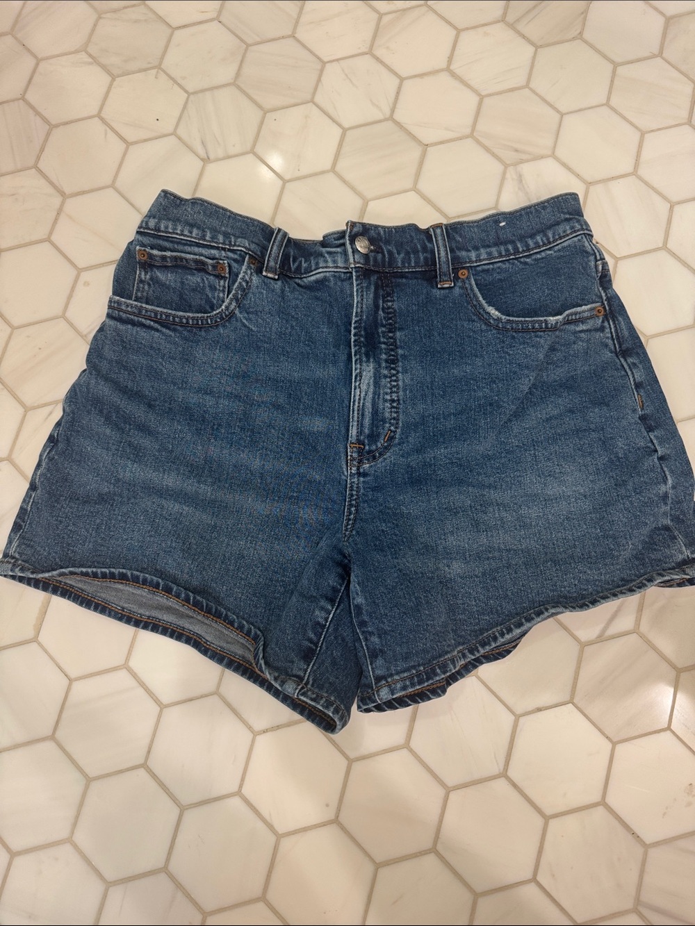Madewell the perfect mid length jean short